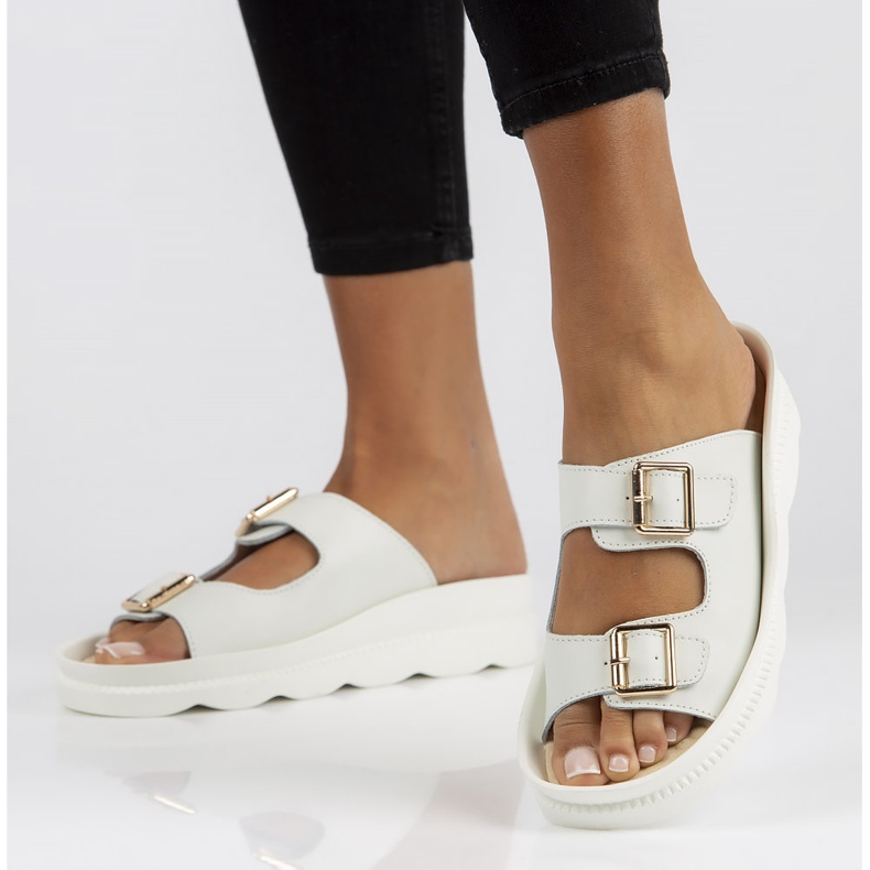 Skinntofflor Filippo DK3599 / 22 Wh vita 1