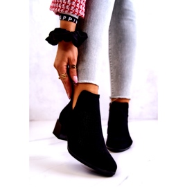 Vinceza Svarta Carine genombrutna mockaskor med snitt 1