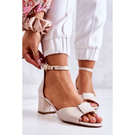 Sergio Leone Lädersandaler Med Beige Floren-dekoration 1