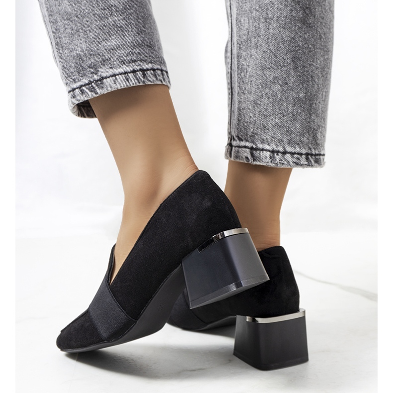 Svarta brogues på Arden-posten 2