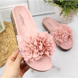 Tofflor Med Rosa Blommor I eVento 1