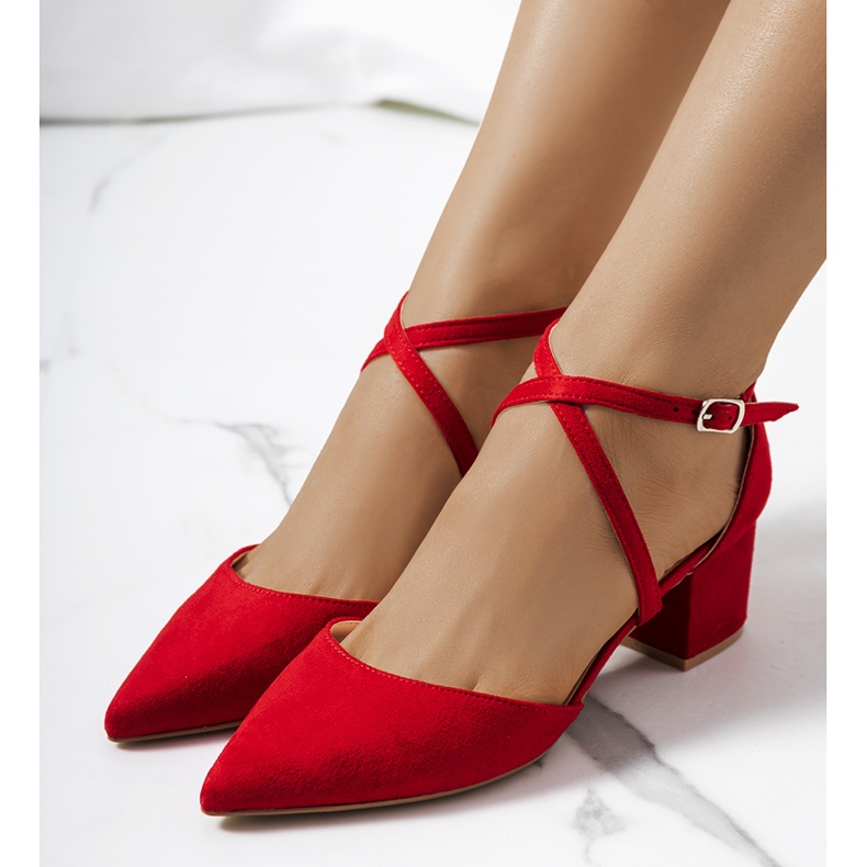 Röda pumps på Terra-posten 1