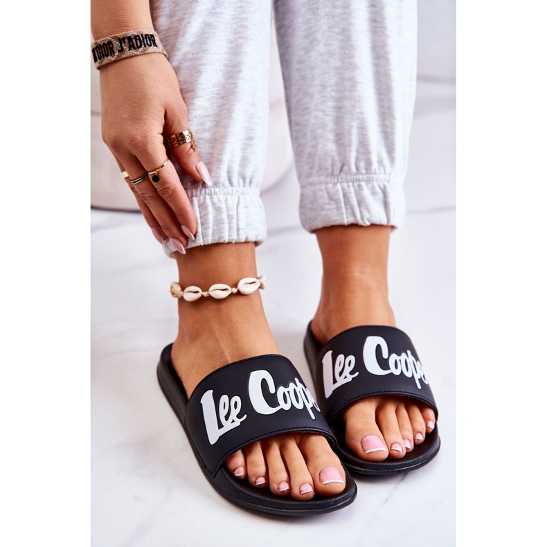 Lee Cooper LCW-22-42-1004 Svarta damtofflor vit 1