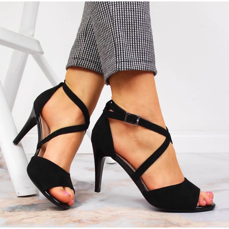 Svarta sandaler på hög klack W Sergio Leone 2