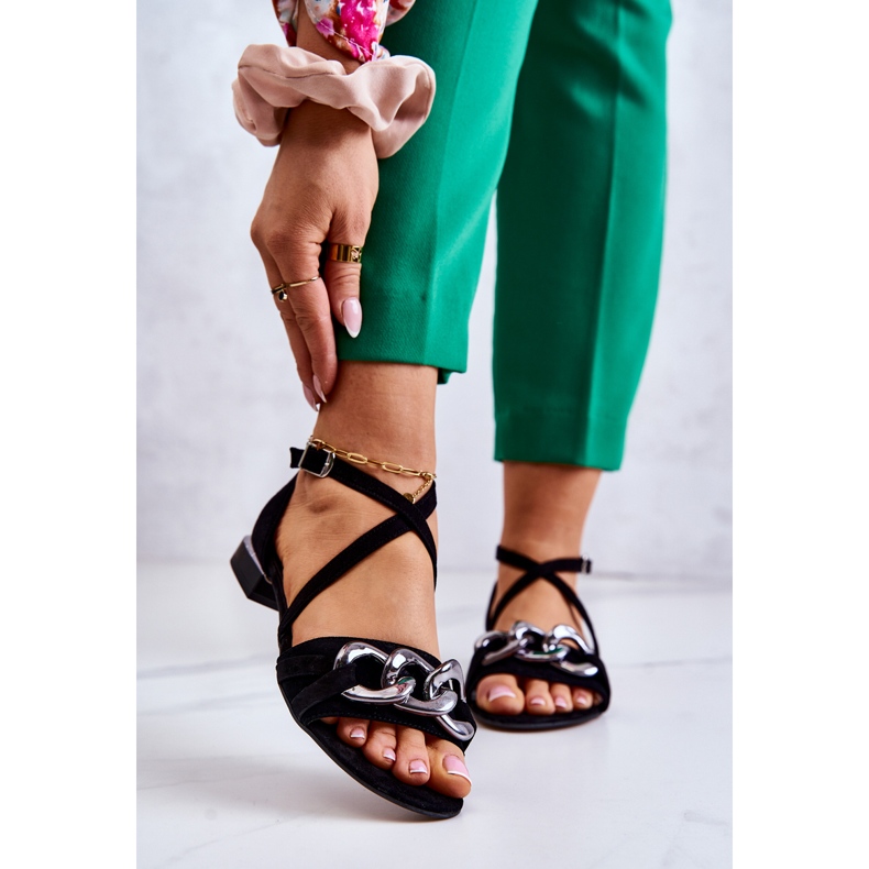 Damsandaler i mocka med kedja Laura Messi 2365 Svart 1