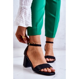 Vinceza Fashionabla damsandaler på en klack Svart Lucida 1