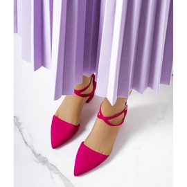 Rosa pumps på Hyde-stolpen 2