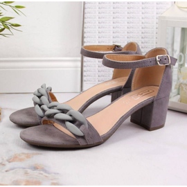 Grå sandaler på stolpe med kedja W Filippo 2