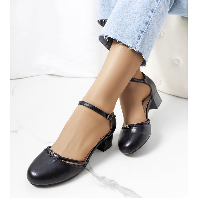 Svarta pumpar på en låg Lynden-stolpe 1