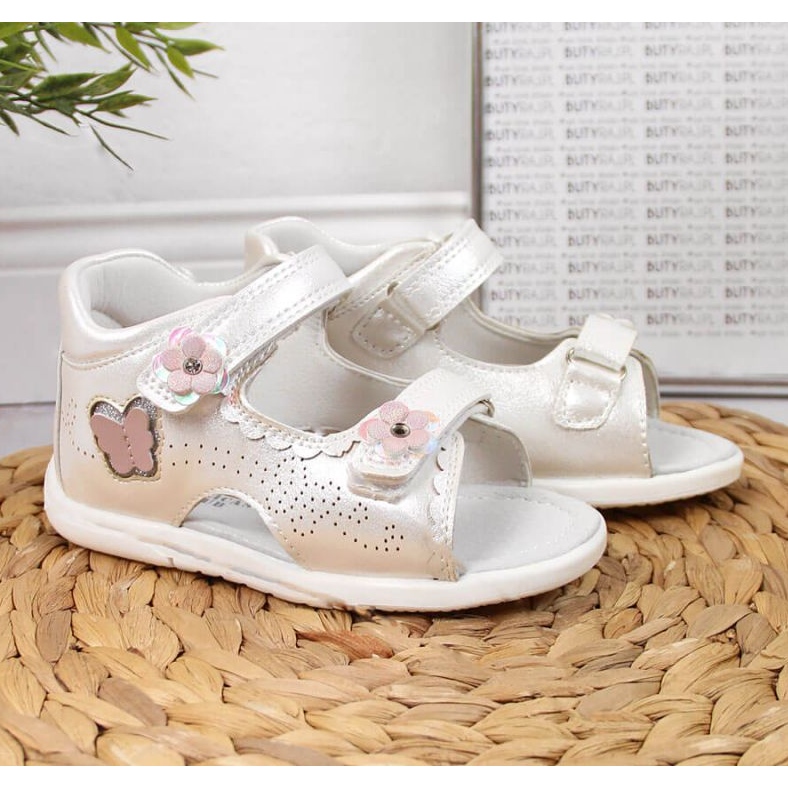 Kardborre vita sandaler På American Club 2