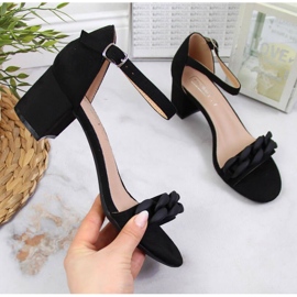 Svarta sandaler på stolpe med kedja W Filippo 1