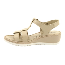 Sköna lädersandaler Caprice 28152-28 443 Beige 1
