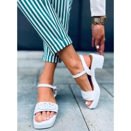 Högklackade sandaler från Sharon White vit 1