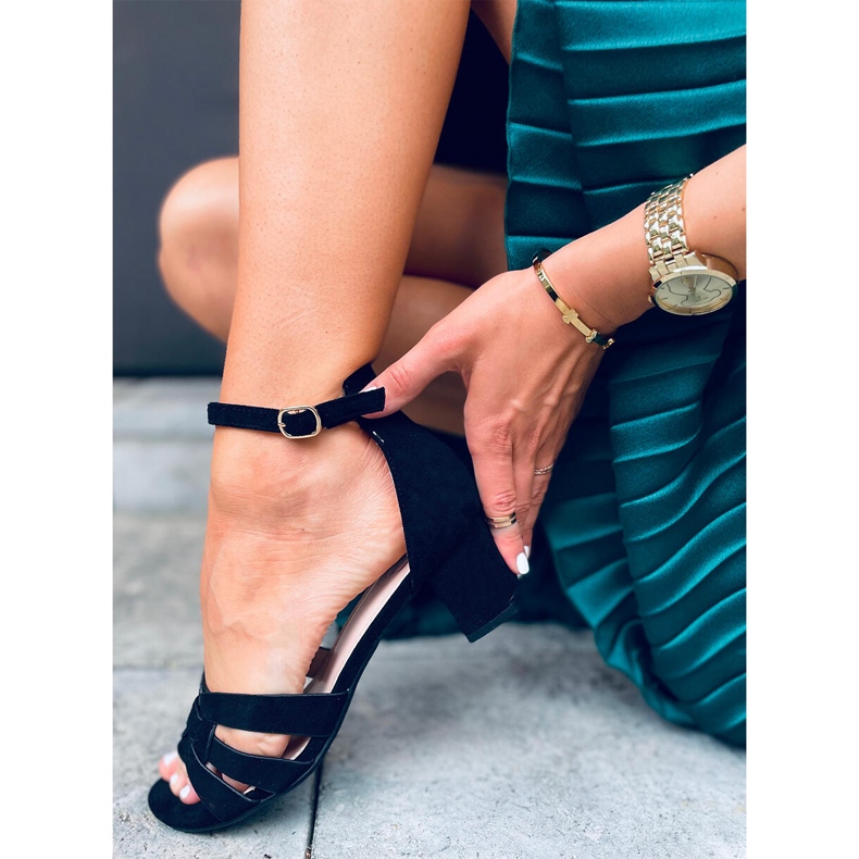 Avium Svarta sandaler med klack 1