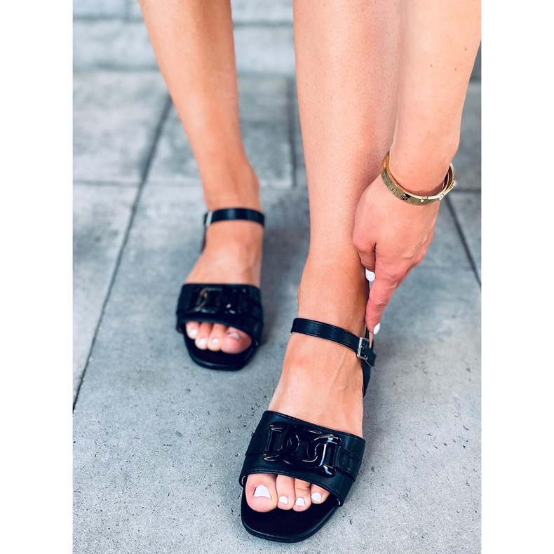 Iona Svarta sandaler med låg klack 2