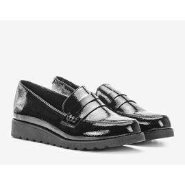 Svartlackade Seninis skor 1