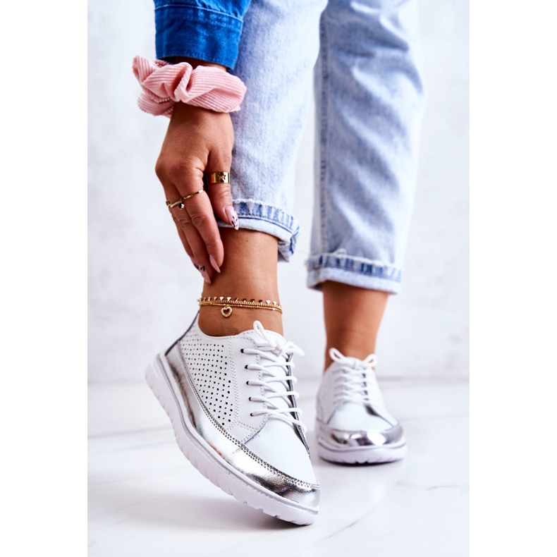 Vinceza Kvinnors genombrutna skor på plattformen vita Deloren silver- 1