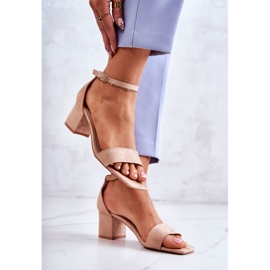 Vinceza Fashionabla mocka sandaler på en bar Beige Rovena 2