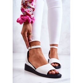 Vinceza Klassiska damsandaler med spänne vitt förtjänar 1