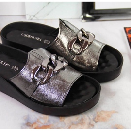 Skinntofflor med kedja T.Sokolski W SCA161 silver 2