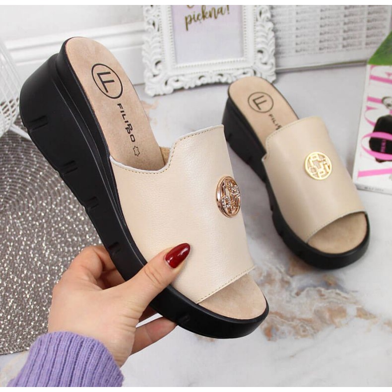 Skinntofflor på kilen Filippo W PAW362B beige 1