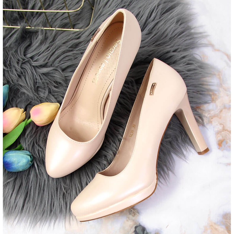 Pumps på pärlan ljusbeige plattform Sergio Leone 2