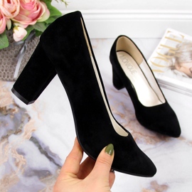 Pumps på stolpen svart Monique mocka 1