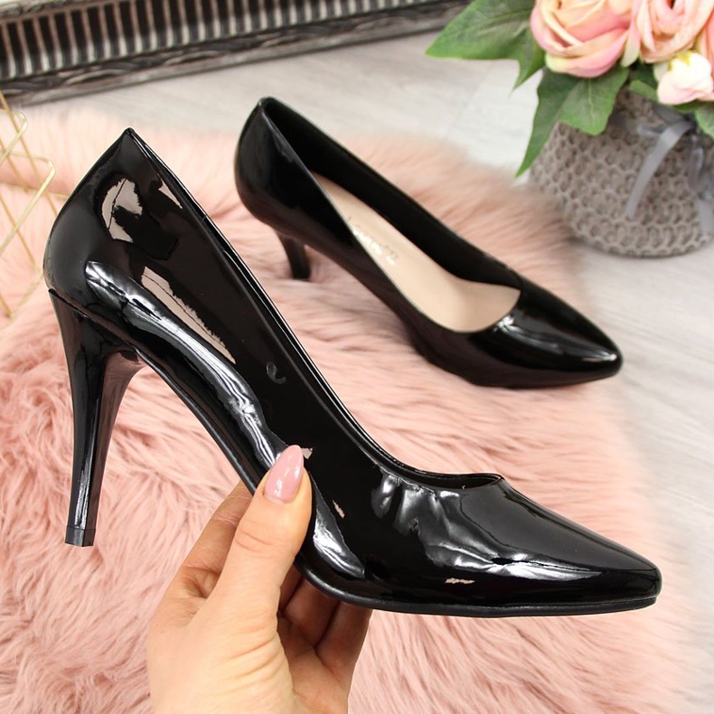 Pumpar på svart patent Sergio Leone stilett 1