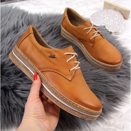 Damskor i läder på plattformen ljusbruna Helios 380 2