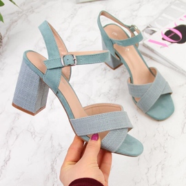 Gröna Vinceza damsandaler på stolpen 2