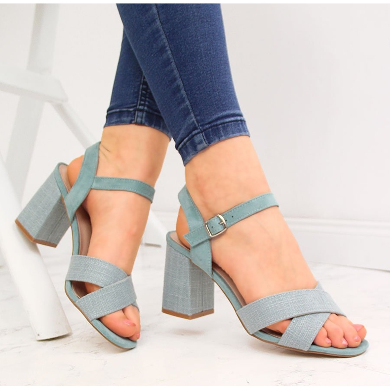 Gröna Vinceza damsandaler på stolpen 1