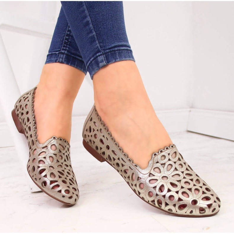 Damskor i guld genombrutna läder Juma 1