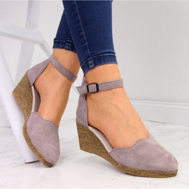 Damsandaler i läder på en kil, smutsrosa Filippo 1