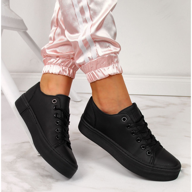Låga sneakers för kvinnor på plattformen svarta Big Star II274098 1