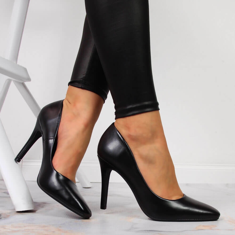 Pumps på en högklackad svart Seastar 1