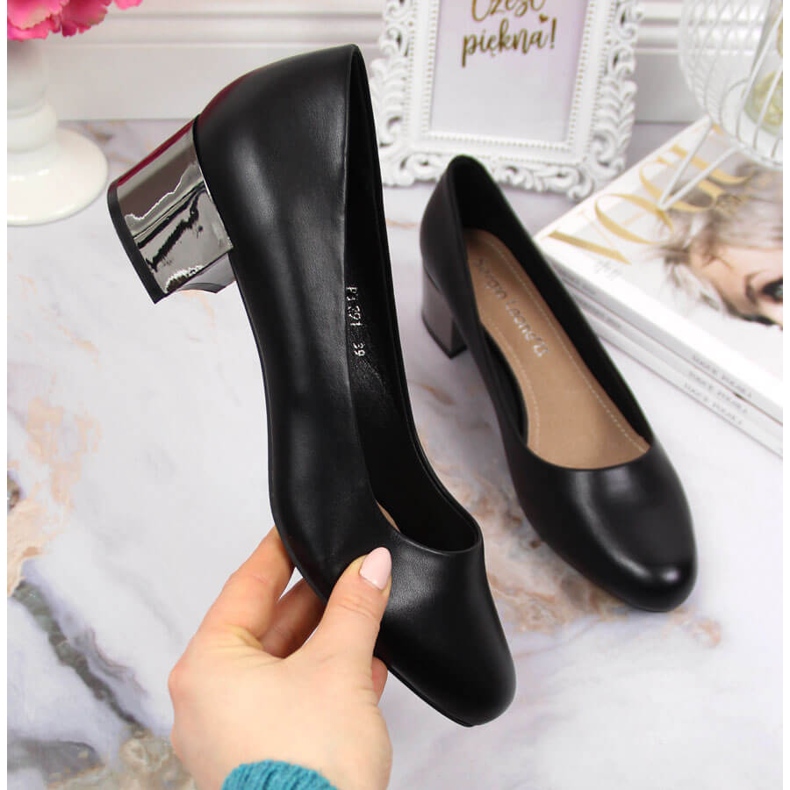 Pumpar på ett silverblock svart Sergio Leone 1