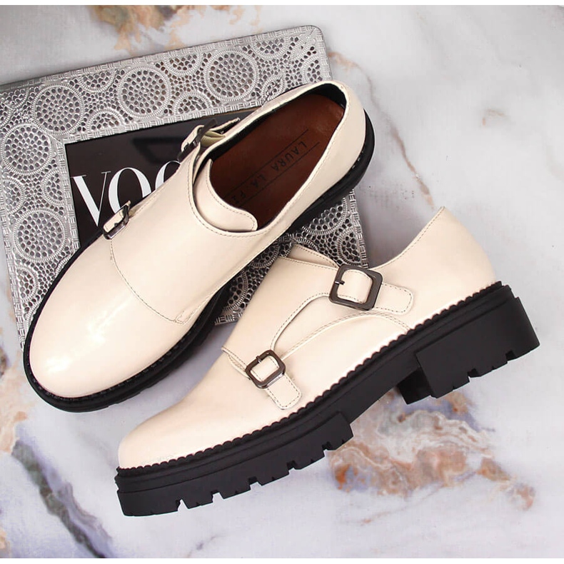 Plattformsskor lackerade beige Laura La.Fi 1