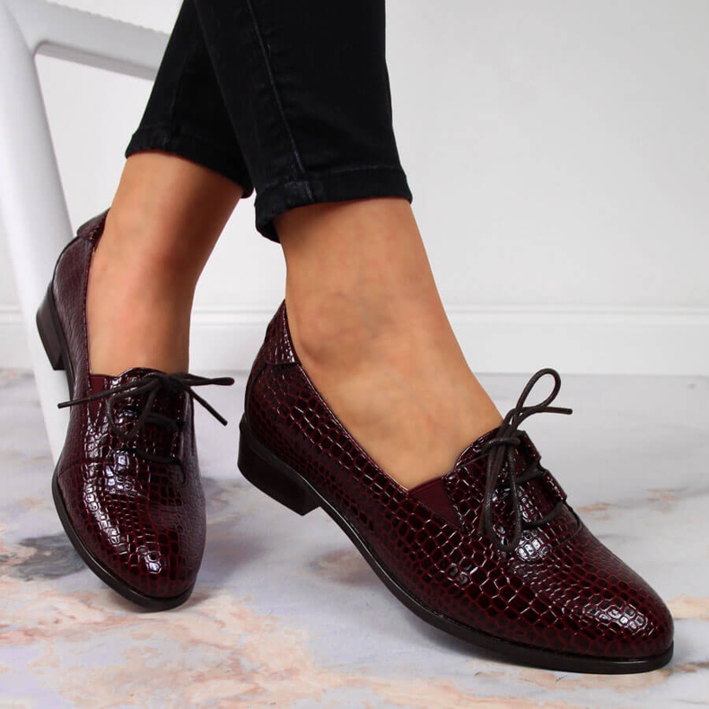 Brunsnörade lackade skor Potocki 1