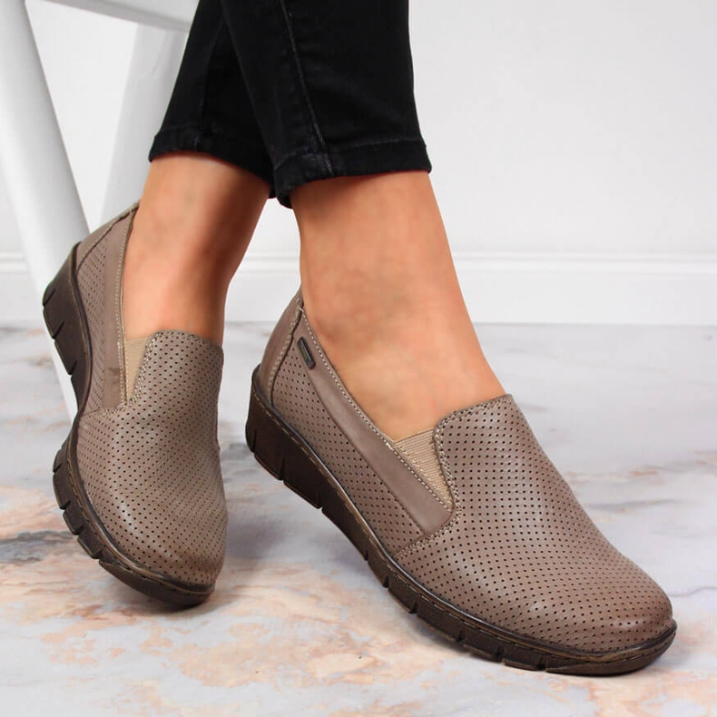 Damskor i läder på kilen Helios 350 beige 1