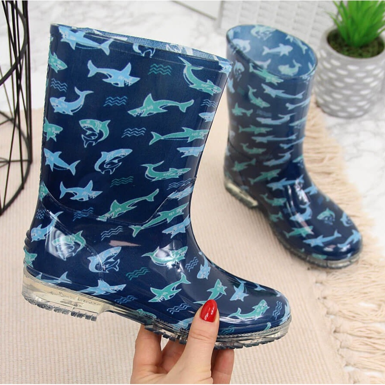 T.Sokolski Pojkgaloscher med marinblå hajar av T. Sokolski 1