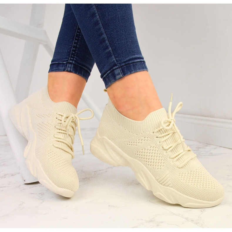 Beige Filippo damstrumpor sportskor 1