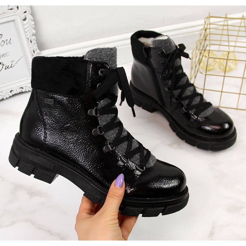 Kvinnors svartlackade isolerade stövlar Rieker Z9132-00 1