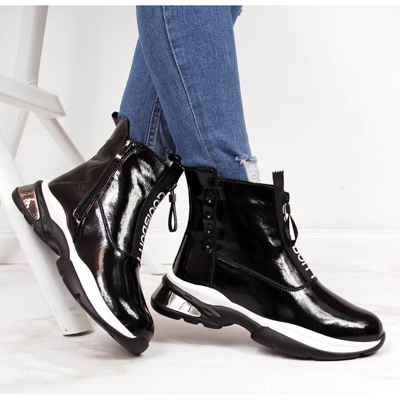 Svarta lacksneakers för kvinnor T.Sokolski 1