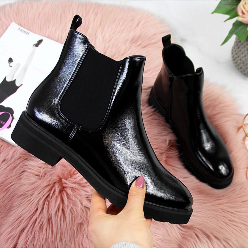 Svarta Sergio Leone isolerade svartlackade Chelsea boots 1