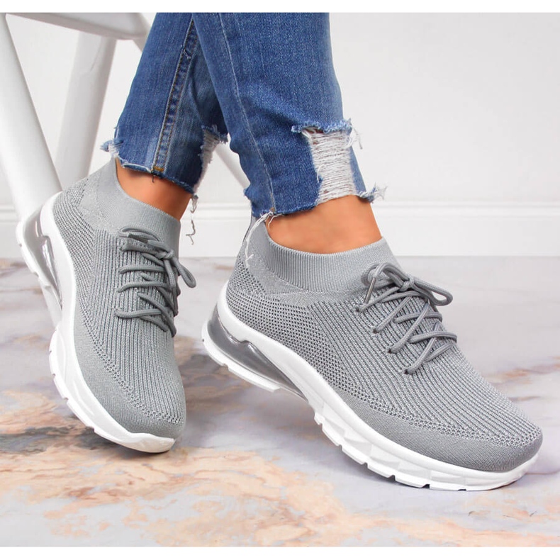 Damsportskor grå strumpor Potocki 1