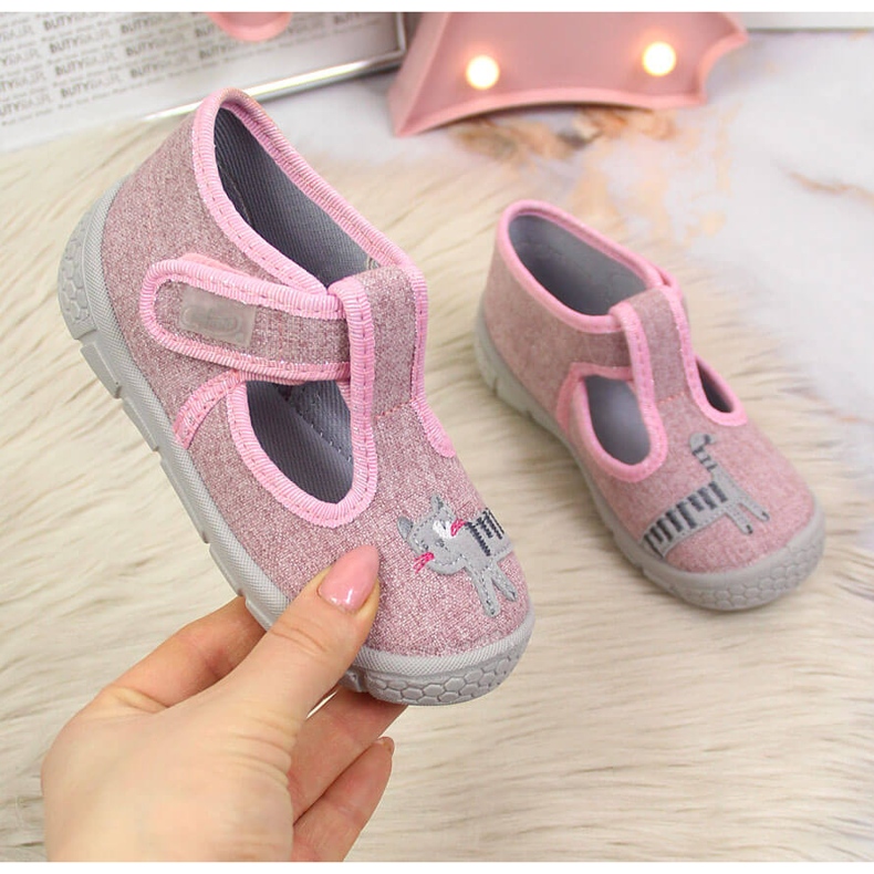 Flickor med kardborreband med rosa Befado-katt 1