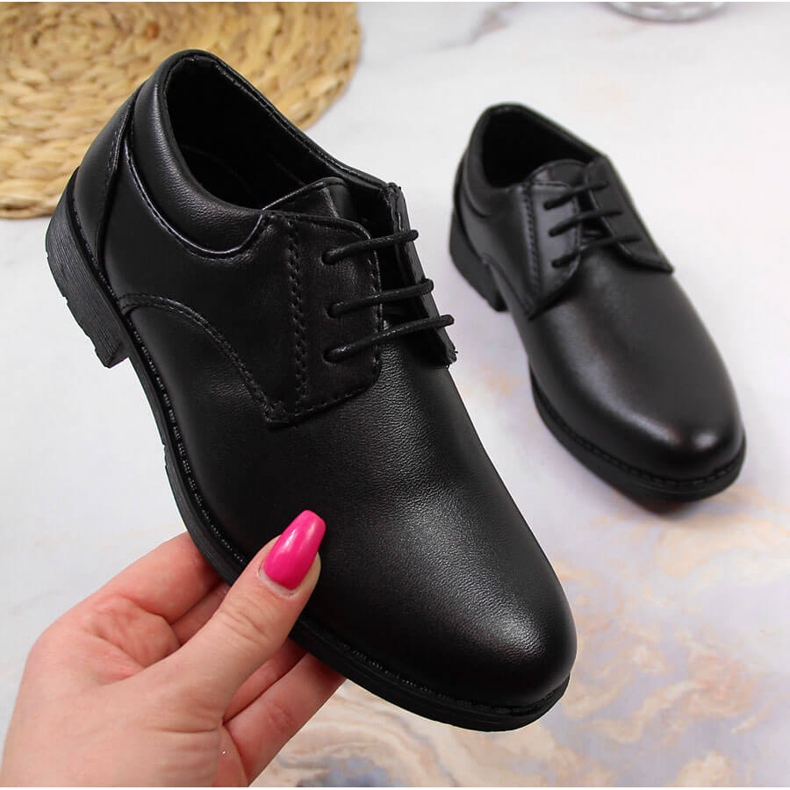 Formella svarta pojkskor från American Club 1