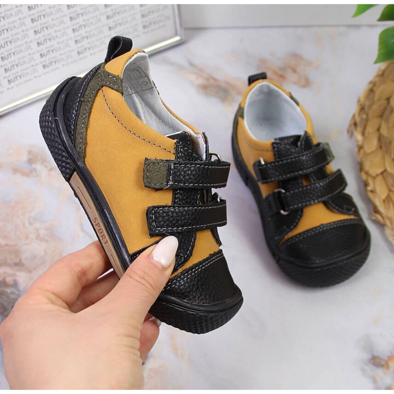 Pojkskor med kardborre kamel Kornecki 6823 brun svart 1