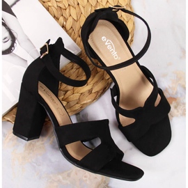 Svarta eVento damsandaler på stolpen 2