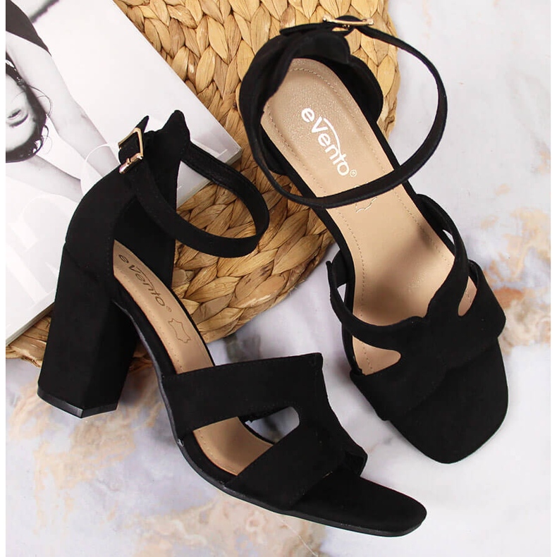 Svarta eVento damsandaler på stolpen 2